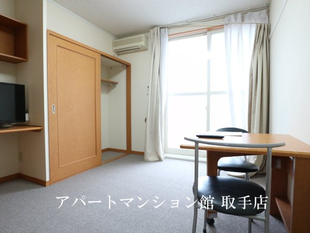 レオパレス駒場の居間・リビング|画像3