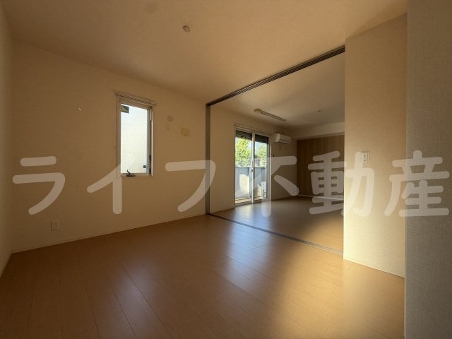 サンハイム花園の居間・リビング
