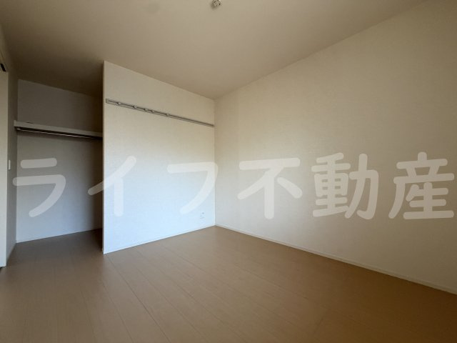 サンハイム花園の居間・リビング