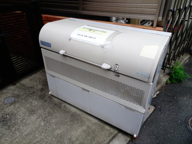 シャンゼリゼのエントランス|落ち着いたエントランスです