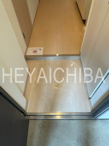アインス蔵前の玄関