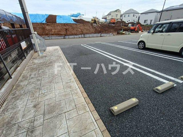 プランドール市川の玄関