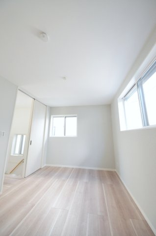 宇品御幸三丁目の洋室|全居室収納スペース有、お部屋が広く綺麗に使えます