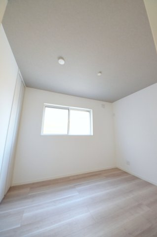 宇品御幸三丁目の洋室|全居室収納スペース有、お部屋が広く綺麗に使えます