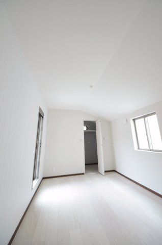 長束西四丁目の洋室|全居室収納スペース有、お部屋が広く綺麗に使えます