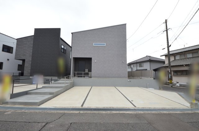 対厳山三丁目の外観|JR宮島口駅徒歩19分
駐車は3台可能です
