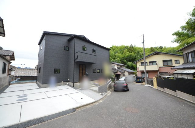 上平良字郡塚の前面道路含む現地写真|前面道路は交通量が少なく駐車楽々