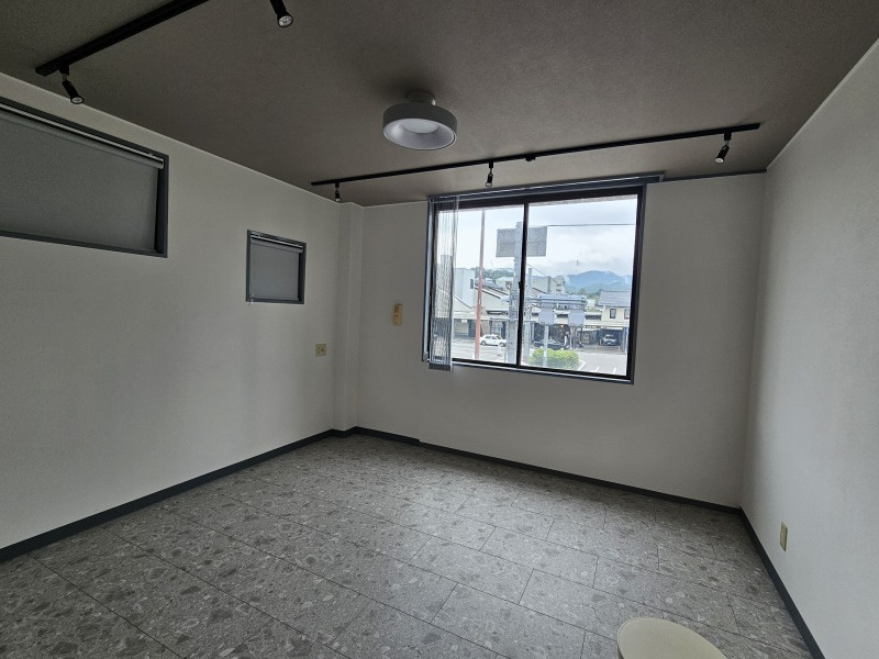 OFFICE ESTACION HIKONEの内装