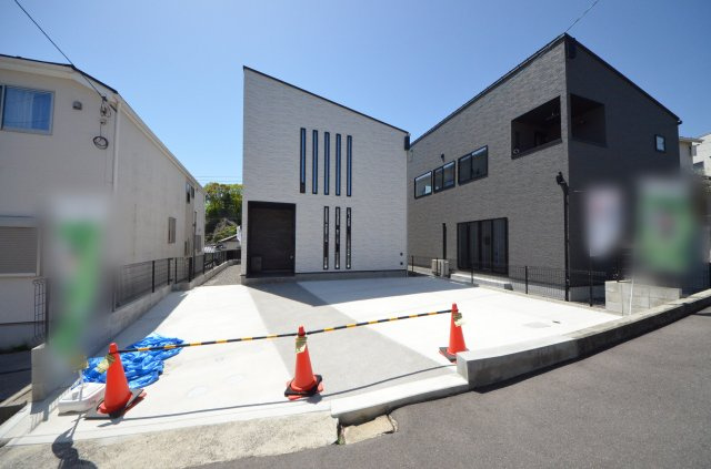 宮島口上一丁目の駐車場|JR宮島口駅徒歩7分
駐車は3台可能です