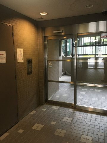 シンシア早稲田のエントランス