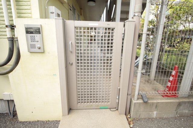 カサフローラのエントランス|オートロック