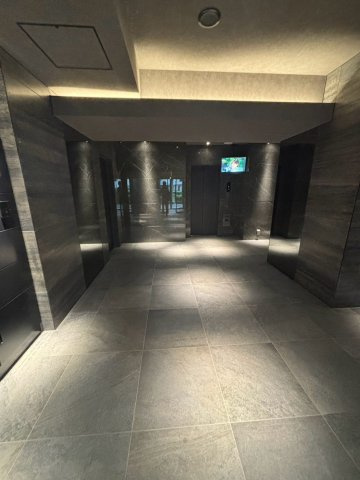 S-RESIDENCE新宿早稲田avelisのエントランス