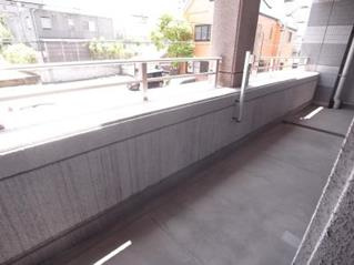 ニューリバー九工大駅前のバルコニー