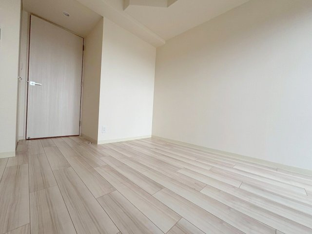 プレサンスブルーム東三国の洋室