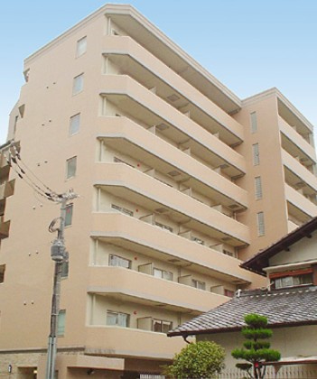 東明マンション新東の外観