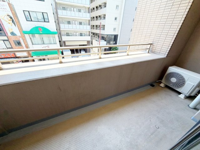 アパートメンツ江坂のバルコニー
