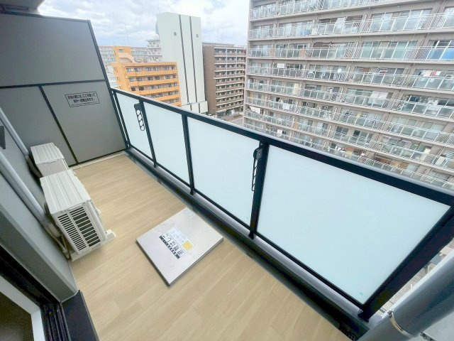 Alivis三国本町のバルコニー