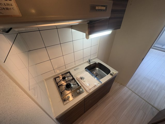 エスリード江坂垂水町の玄関