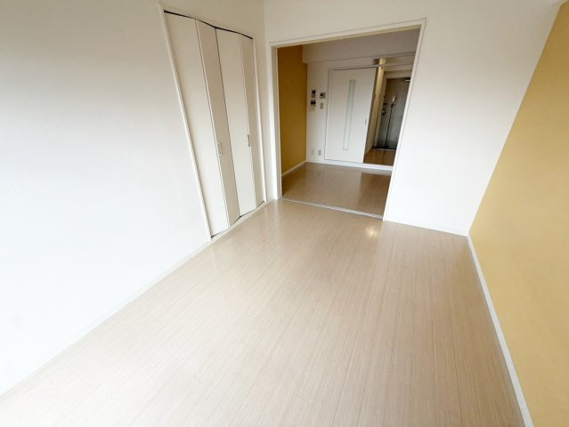 ロイヤルハイツ菅原の玄関