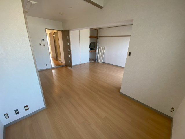 エアフォルク利倉東の洋室