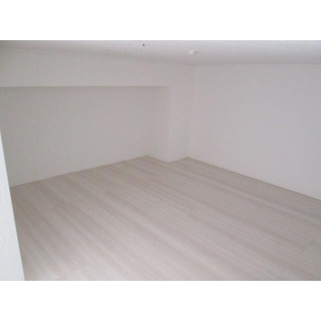 コンフォルト中山の寝室