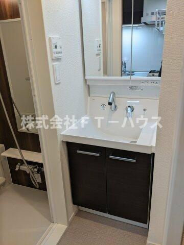 ＣｌａｉｒｅＦｏｎｔａｉｎｅ西船橋の独立洗面台