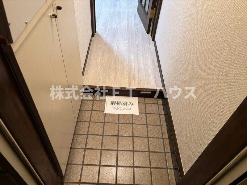ナフコ1号棟の玄関