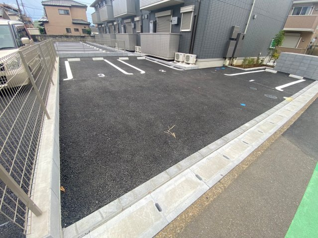 テラス丘の上Cの駐車場