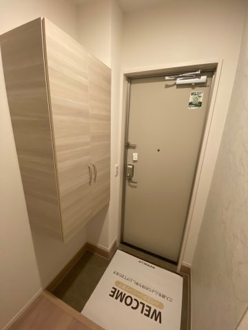 テラス丘の上Cの玄関