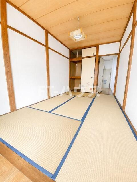 進栄荘の和室