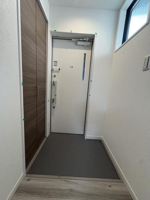 J-BRIGHT出来島の玄関|収納もある玄関です
