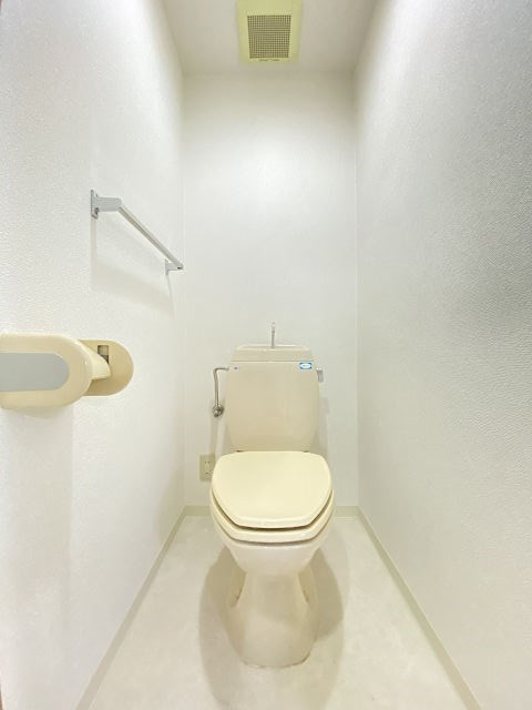 尼崎市南塚口町３丁目のアパートのトイレ|トイレもきれいです