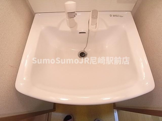 プルス塚本ドゥーエの洗面所|スペースが確保できる洗面所です