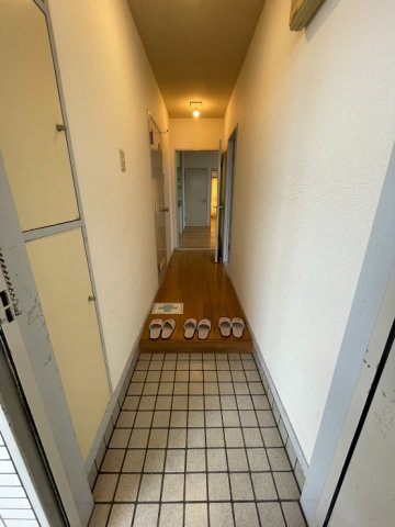 ベルジュールオーシャンの玄関|別号室の写真です