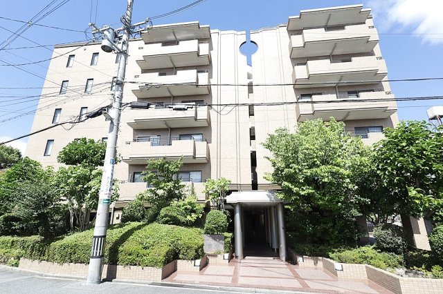フォルム曽根の外観