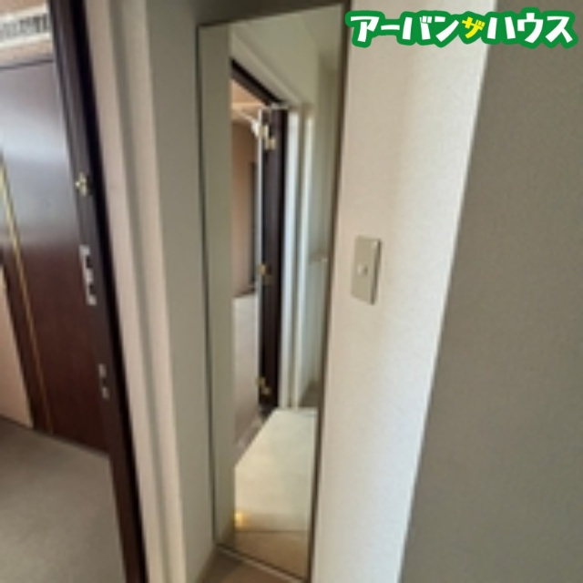 サンセール東古松の玄関