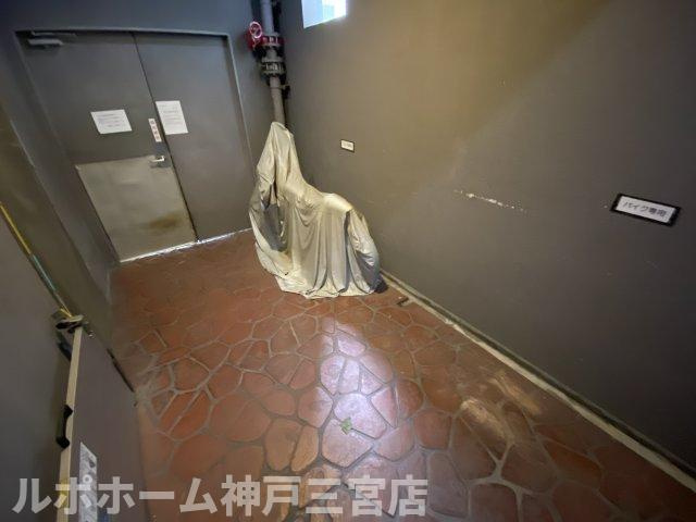 ノベラ海岸通の玄関