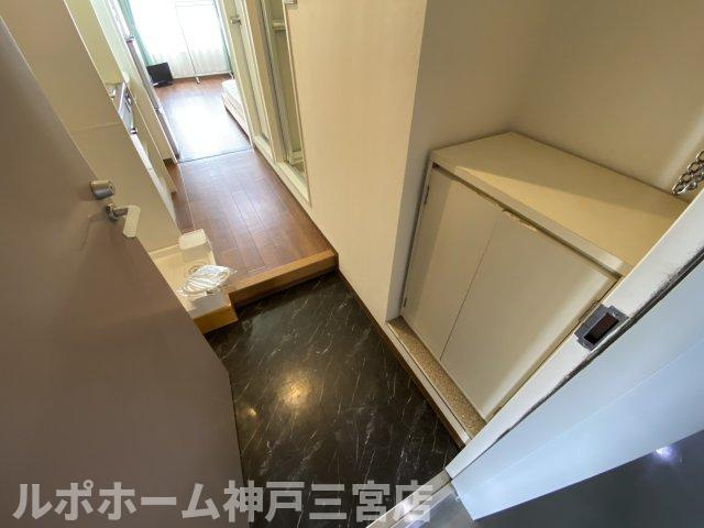ノベラ海岸通の玄関