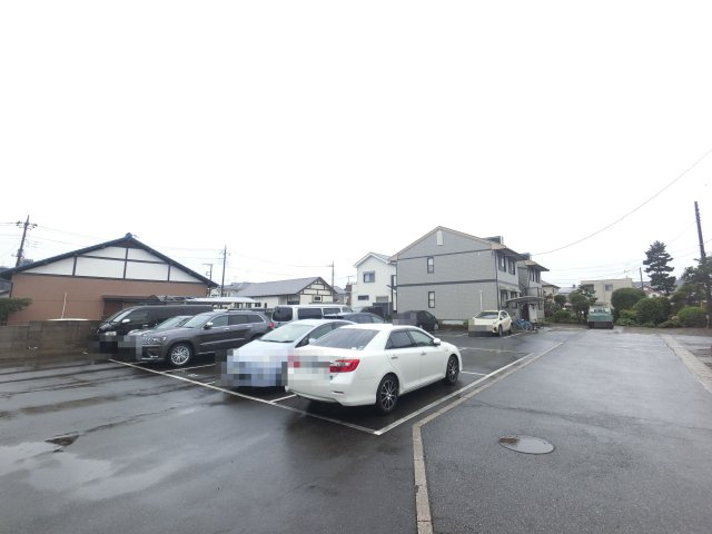 【駐車場】