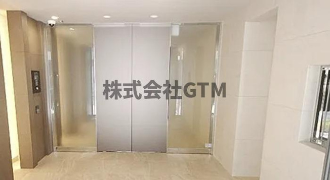 【エントランス】