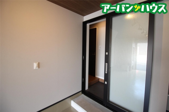GrandGarageNAKASEのエントランス