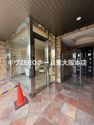 フレンシアノイエ難波南のエントランス