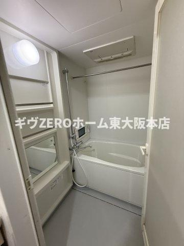 フレンシアノイエ難波南の浴室