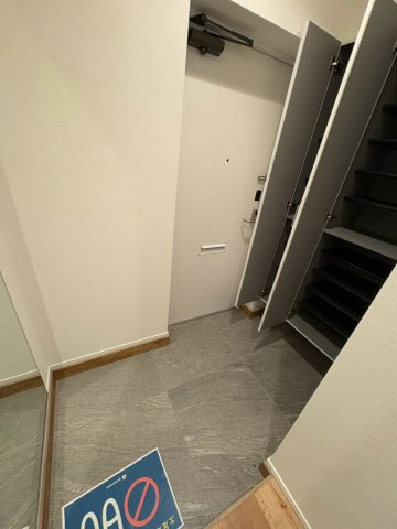 柳橋レジデンスの玄関