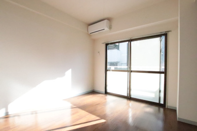 明るい印象のお部屋です