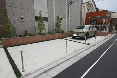 ★敷地内駐車場★（空き状況・使用料等詳細はご確認下さい）