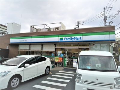 ファミリーマート 弦巻五丁目店まで350ｍ