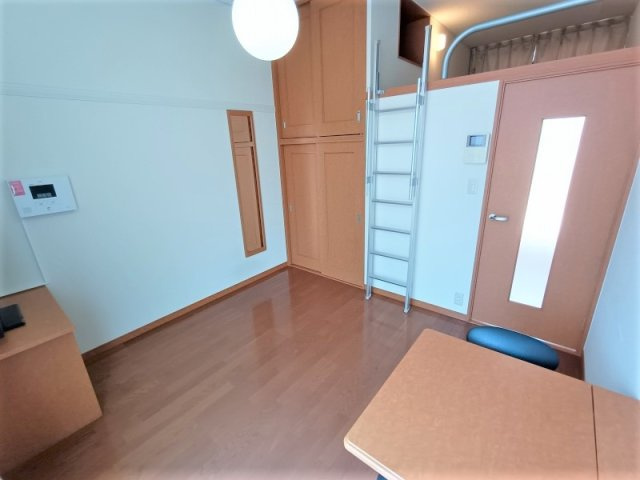 【寝室】 | レオパレスマエダ | 家電・家具付き物件です。