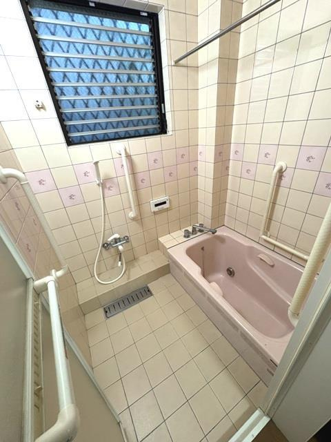 花隈町戸建の浴室