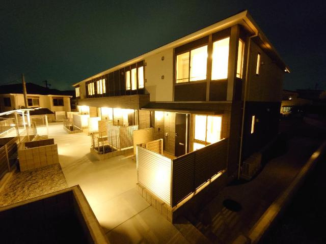 ルミエール　ハイツ石兼の外観|外観写真（夜）